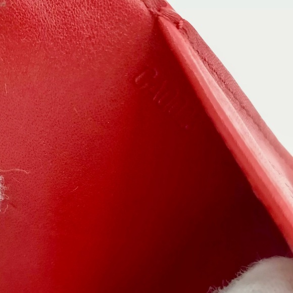 Louis Vuitton 6-ring Small Agenda Cover in Red Vernis - Picture 13 of 14